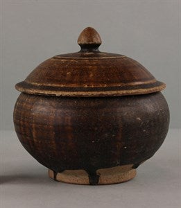 Image description is not available for DU1997.63a-b